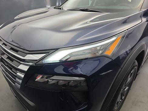 Used 2026 Nissan Rogue SV w/ SV Premium Package image 14