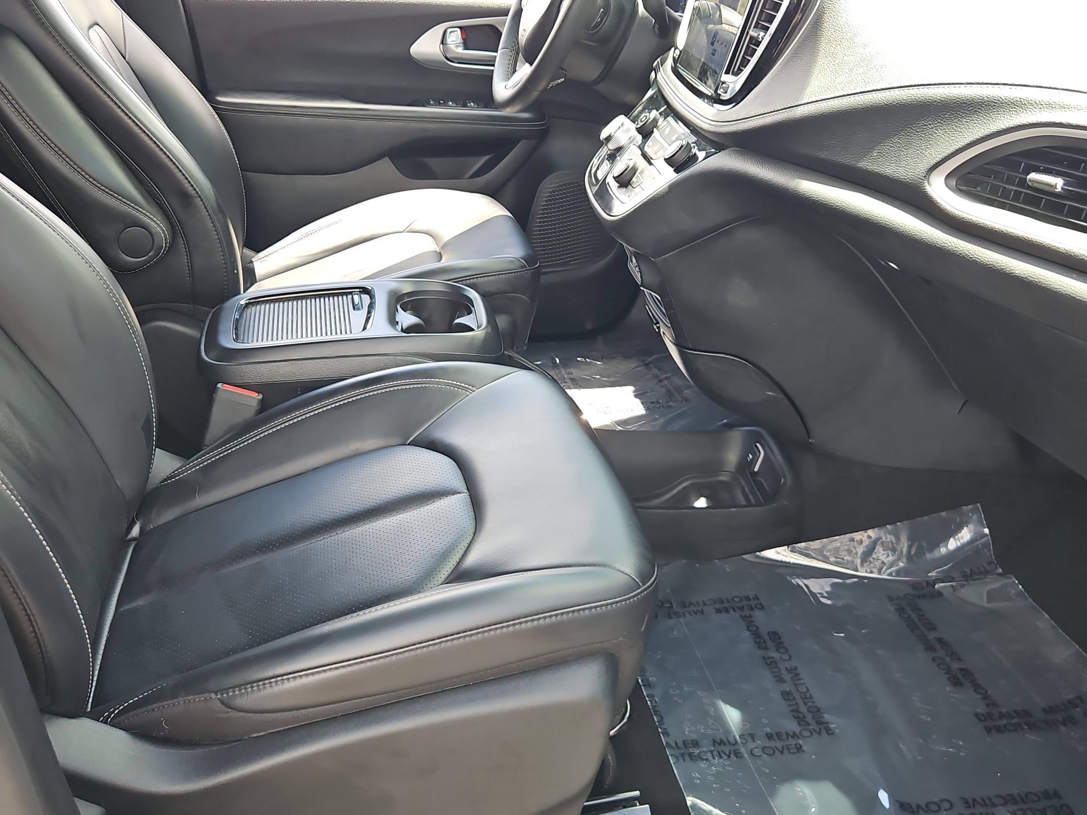 Used 2023 Chrysler Pacifica Touring-L w/ S Appearance Package AWD/4WD image 25