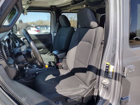 Used 2021 Jeep Gladiator Sport AWD/4WD image 2