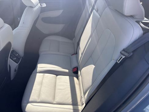 Used 2023 Volvo XC40 B5 Plus AWD/4WD image 10