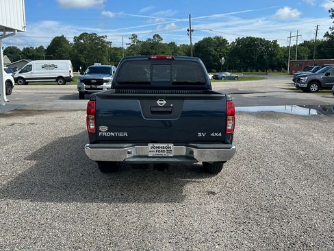 Used 2019 Nissan Frontier SV AWD/4WD image 2