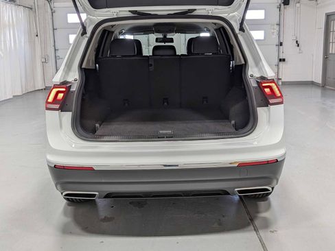 Used 2021 Volkswagen Tiguan SE image 34