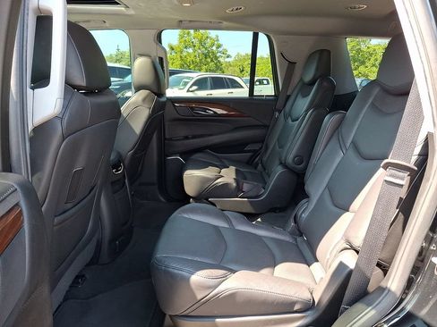 Used 2020 Cadillac Escalade Luxury AWD/4WD image 10
