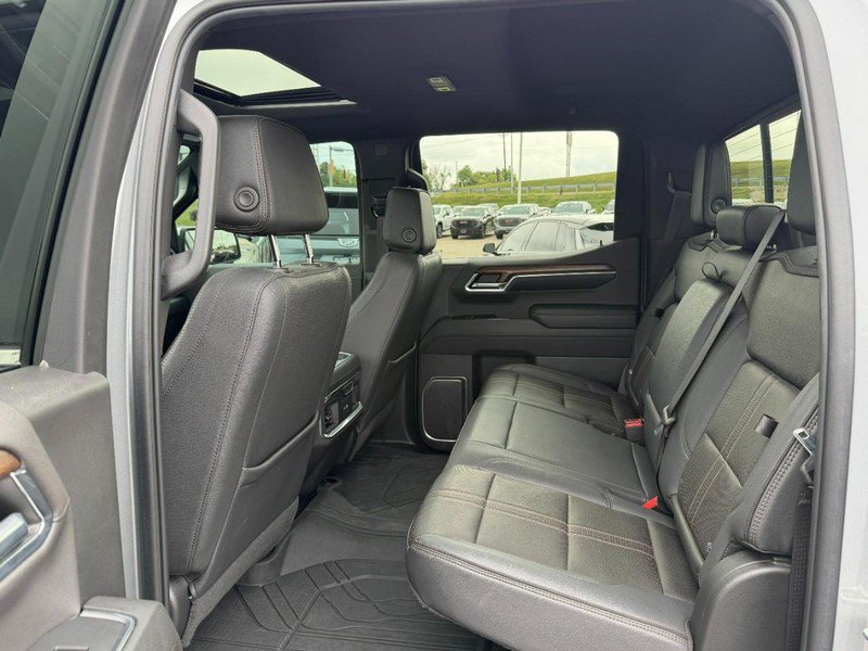 Used 2023 Chevrolet Silverado 1500 High Country w/ High Country Premium Package AWD/4WD image 9