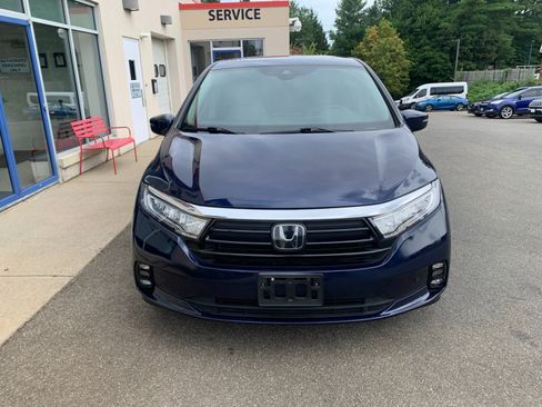 Used 2023 Honda Odyssey Elite image 2
