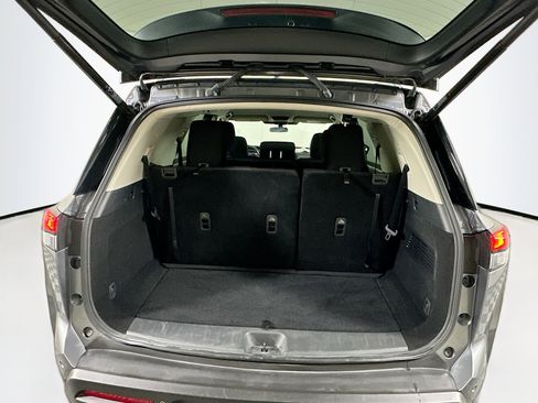 Used 2025 Nissan Pathfinder SV image 29