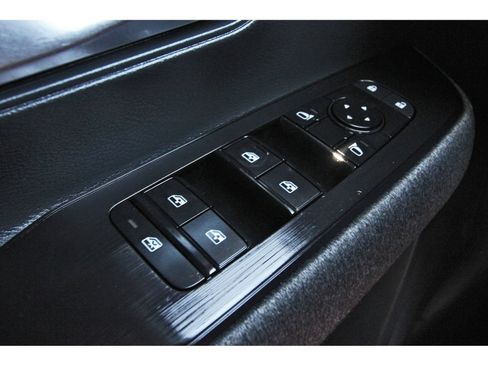 Certified 2025 Nissan Kicks SV AWD/4WD image 22