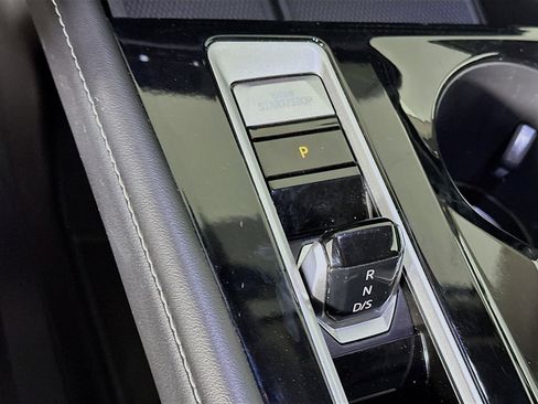 Used 2024 Volkswagen Atlas SE image 25