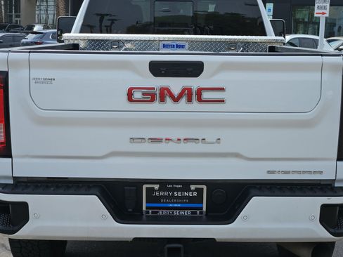 Used 2021 GMC Sierra 3500 Denali w/ Denali Ultimate Package AWD/4WD image 13