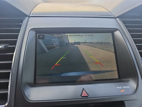 Used 2019 Ford Taurus SEL w/ Equipment Group 201A image 10