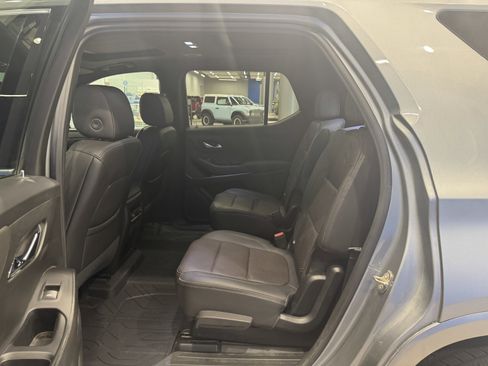 Used 2023 Chevrolet Traverse High Country image 11