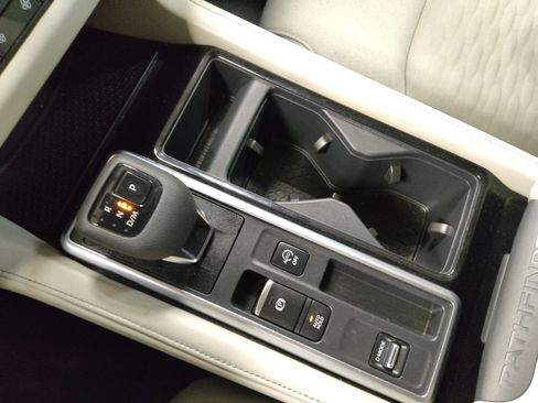 Used 2022 Nissan Pathfinder SV image 26