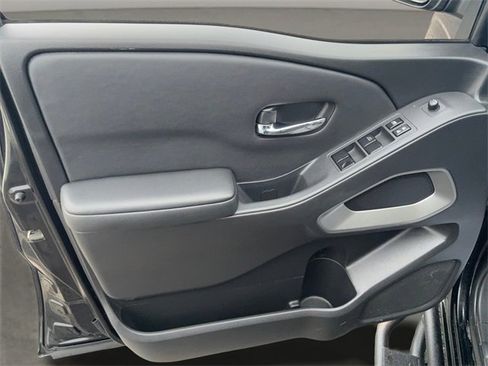 Used 2023 Nissan Frontier SV w/ SV Premium Package image 11