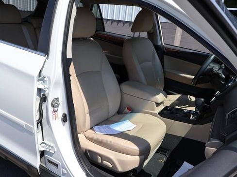 Used 2019 Subaru Outback 2.5i Limited AWD/4WD image 24