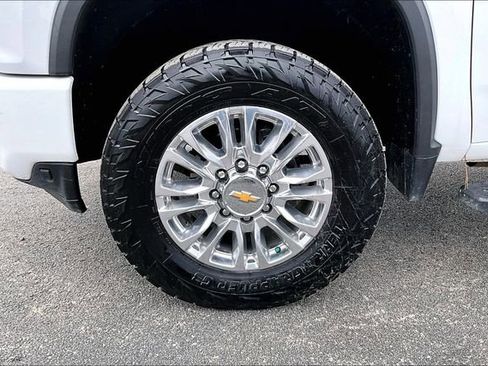 Used 2022 Chevrolet Silverado 2500 High Country AWD/4WD image 35