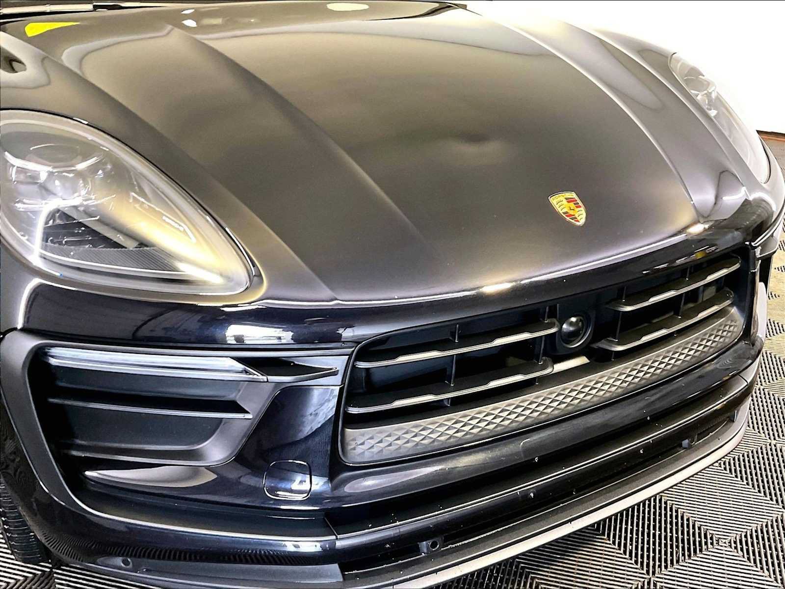 Certified 2022 Porsche Macan AWD/4WD image 34
