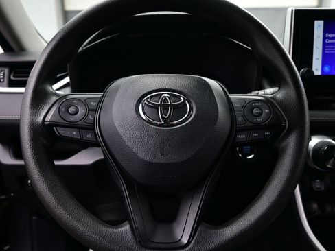 Used 2025 Toyota RAV4 XLE AWD/4WD image 23