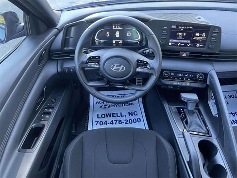 Certified 2025 Hyundai Elantra Sport image 10