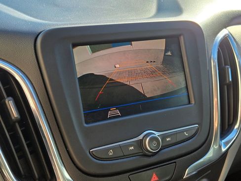 Used 2021 Chevrolet Equinox LS w/ LS Convenience Package image 26