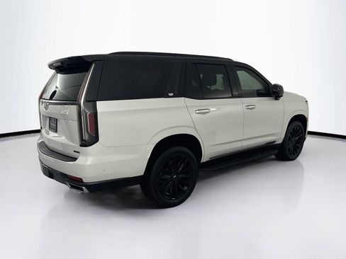 Used 2021 Cadillac Escalade Premium Luxury AWD/4WD image 5