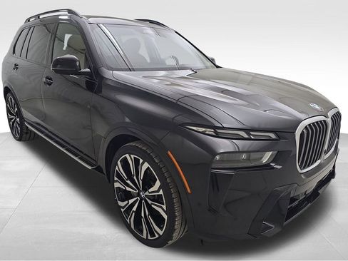 Certified 2024 BMW X7 xDrive40i w/ M Sport Package image 2