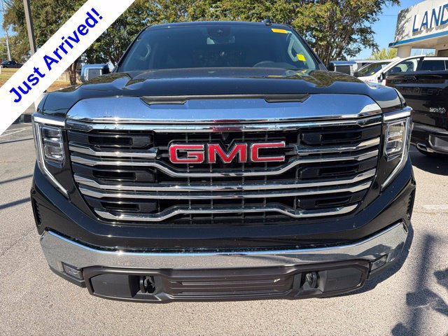 Used 2022 GMC Sierra 1500 SLT w/ SLT Convenience Package AWD/4WD image 8