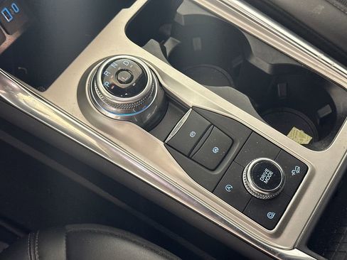 Used 2022 Ford Explorer Platinum w/ Equipment Group 601A image 8