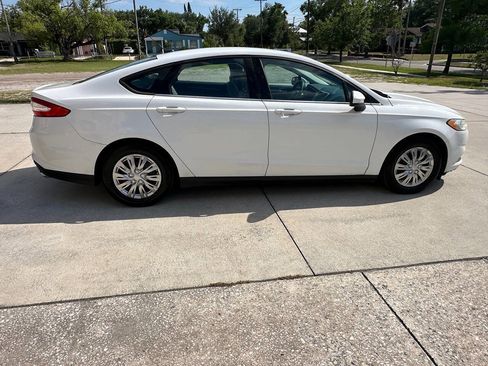 Used 2013 Ford Fusion S FWD image 8