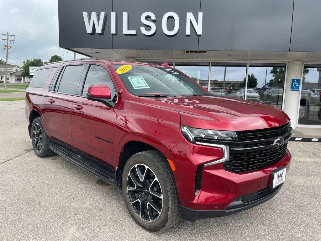 Used 2024 Chevrolet Suburban RST w/ Luxury Package AWD/4WD image 1