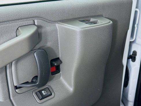 New 2025 GMC Savana 3500 w/ Power Convenience Package RWD image 20