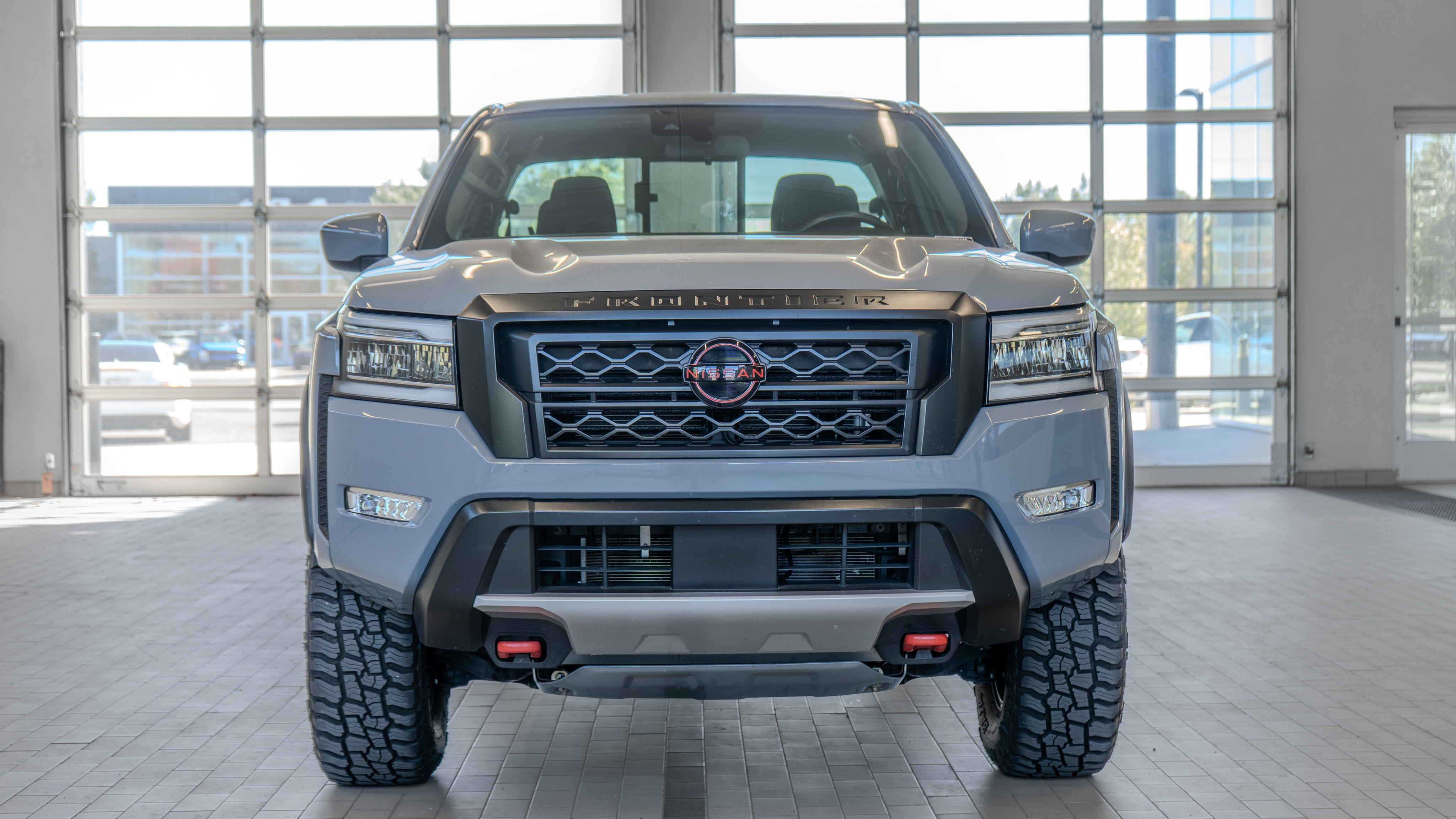 Used 2024 Nissan Frontier PRO-4X w/ Technology Package AWD/4WD image 11