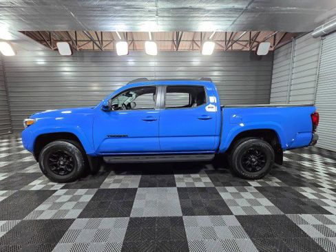 Used 2021 Toyota Tacoma SR5 w/ Blackout Package (TMS) image 8