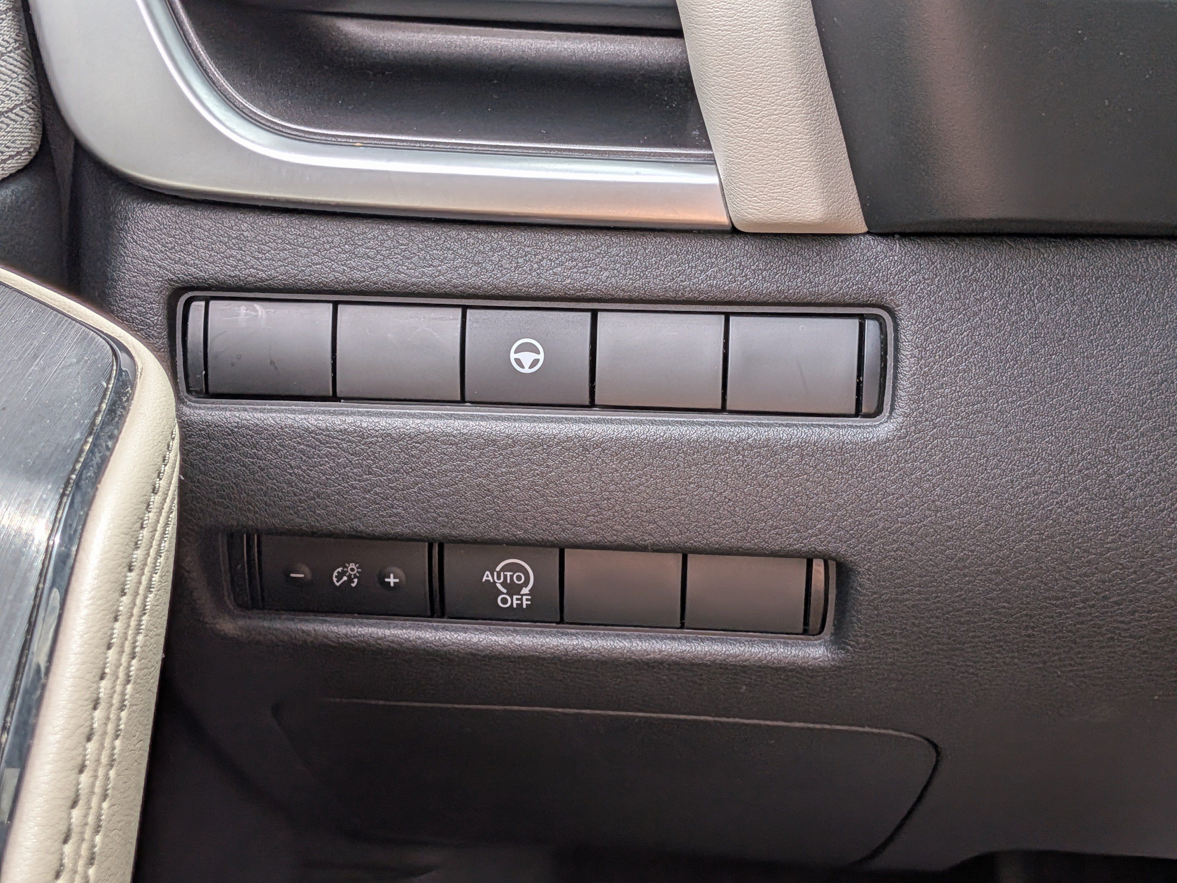 Used 2023 Nissan Rogue SV FWD image 23