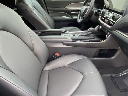 Certified 2026 Toyota Grand Highlander XLE image 16