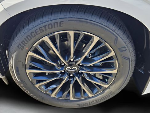 New 2026 INFINITI QX80 Autograph w/ Premium Cargo Package image 23