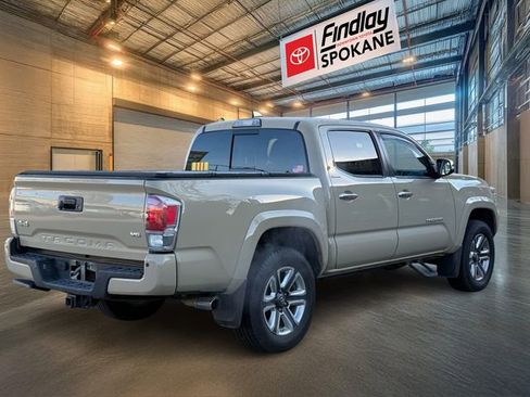 Used 2017 Toyota Tacoma Limited image 4