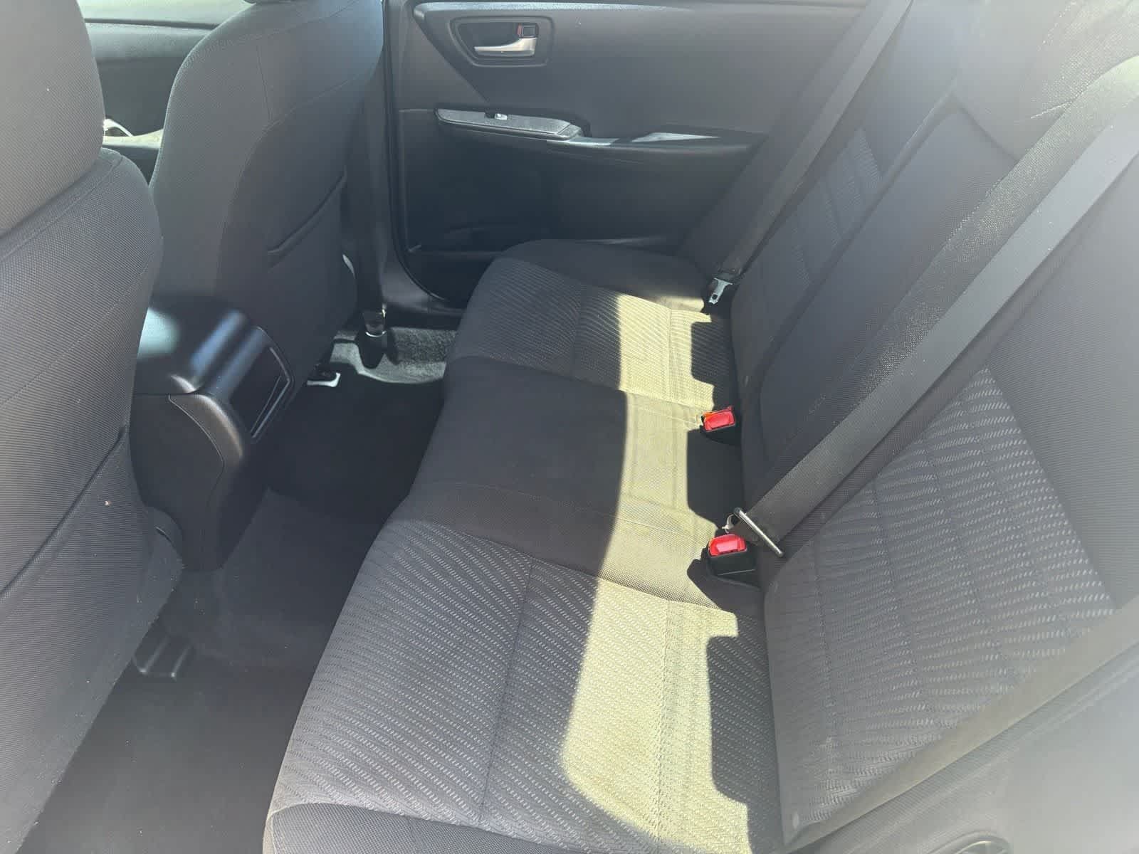 Used 2017 Toyota Camry LE FWD image 12