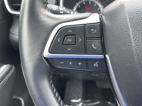 Used 2023 Toyota Highlander XSE FWD image 33