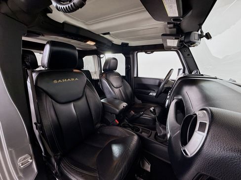 Used 2013 Jeep Wrangler Unlimited Sahara w/ Dual Top Group image 23