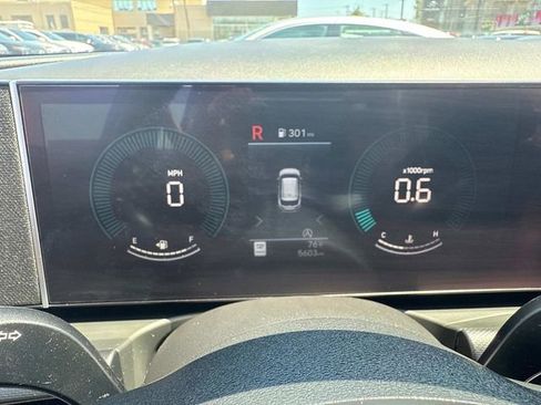 Used 2025 Hyundai Tucson SE image 33