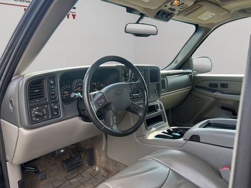 Used 2005 Chevrolet Tahoe Z71 w/ Preferred Equipment Group AWD/4WD image 28