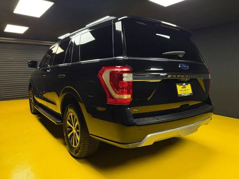 Used 2019 Ford Expedition XLT w/ Equipment Group 201A AWD/4WD image 4