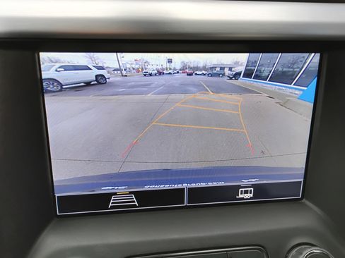 Used 2023 GMC Acadia SLE w/ Driver Convenience Package image 6