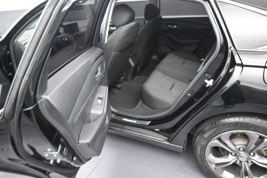 Used 2024 Honda Accord EX image 11