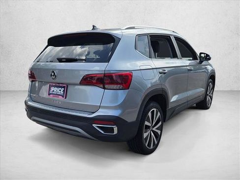Used 2022 Volkswagen Taos SE FWD image 5