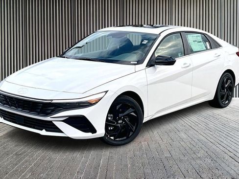 New 2026 Hyundai Elantra SEL Sport Premium FWD image 2