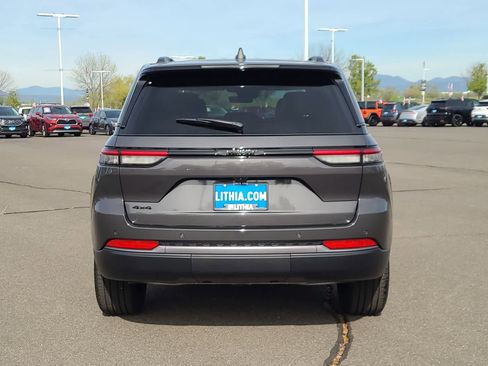 New 2026 Jeep Grand Cherokee Limited AWD/4WD image 13