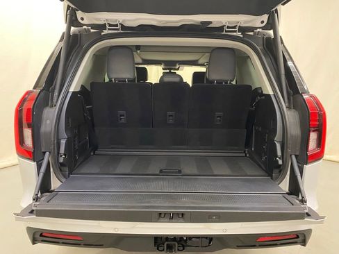 Used 2025 Ford Expedition Active AWD/4WD image 8