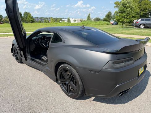 Used 2015 Chevrolet Camaro SS w/ SS Performance Package RWD image 7