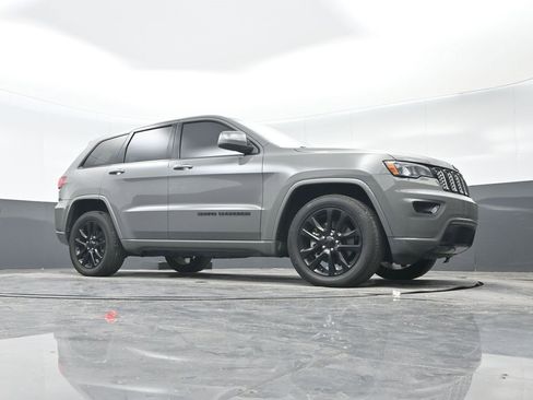 Used 2021 Jeep Grand Cherokee Laredo X image 32